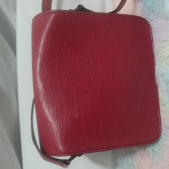 FIRM! Authentic Louis Vuitton Epi Cartuochiere MM Red Leather Bag MI0990 - Picture 5 of 17